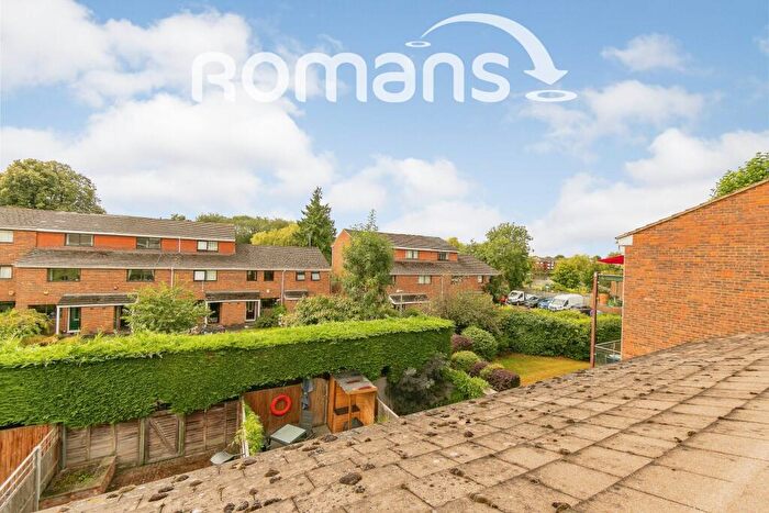 4 Bedroom Town House To Rent In Cardinal Close, Caversham, Reading, RG4