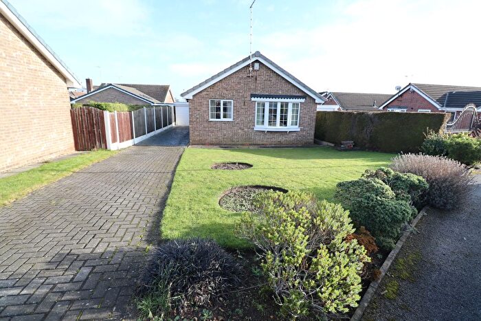 2 Bedroom Detached Bungalow For Sale In Grayson Close, Ravenfield, Rotherham, S65