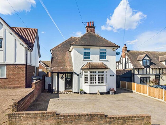 4 Bedroom Detached House For Sale In Braintree Road, Dunmow, CM6