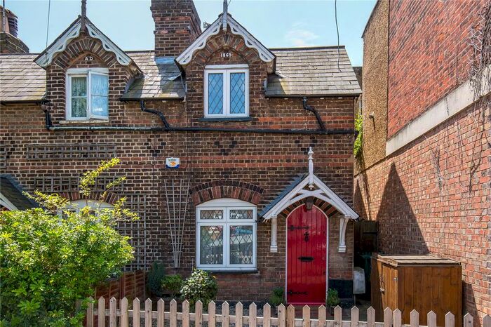 2 Bedroom End Of Terrace House To Rent In Friern Barnet Lane, Whetstone, London, N20