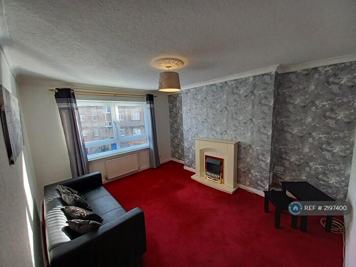 1 Bedroom Flat To Rent In Inverkip Street, Greenock, PA15