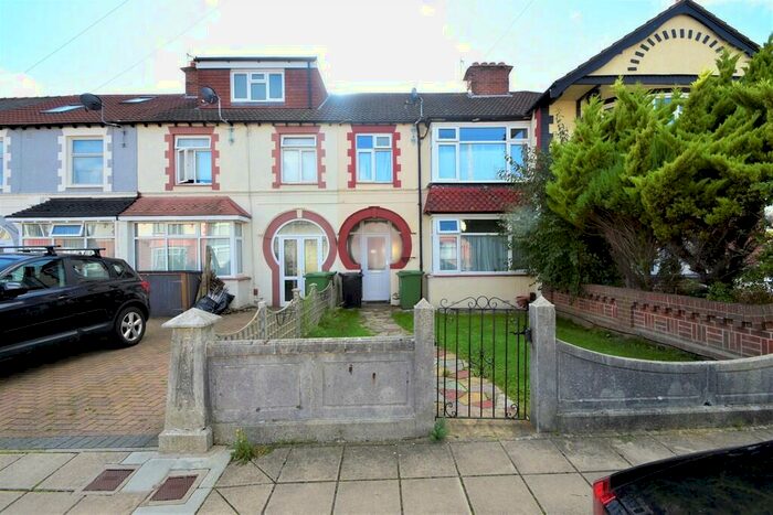 3 Bedroom Terraced House To Rent In Chatsworth Avenue, Portsmouth, PO6