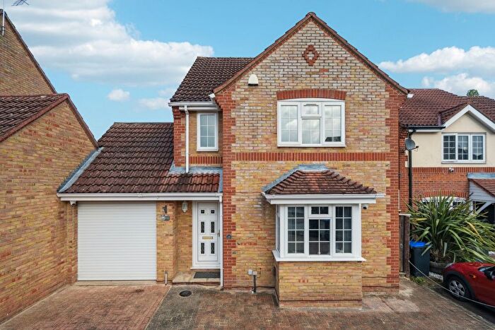 3 Bedroom Detached House For Sale In Martindale, Iver, SL0