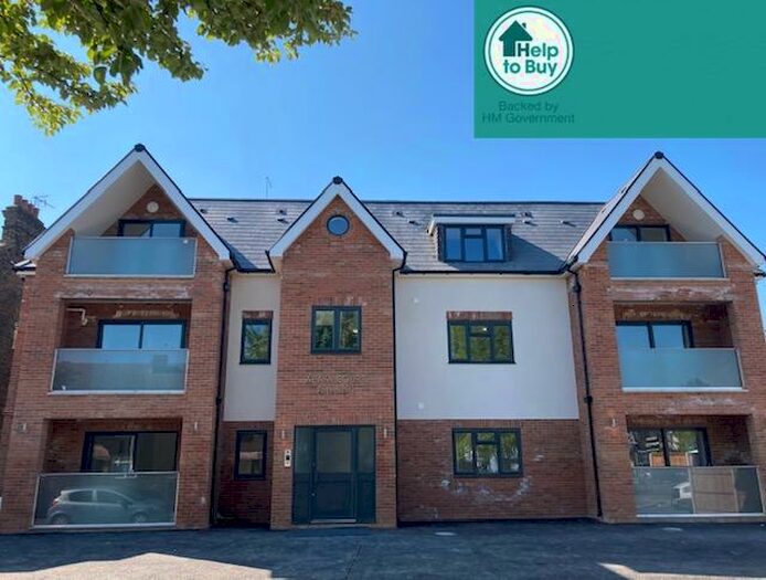 Flats for sale in Albany Park Avenue, EN3, Greater London