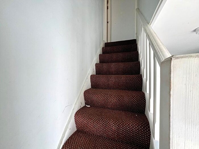 6 Bedroom Semi-Detached House To Rent In Corporation Avenue, Hounslow, TW4