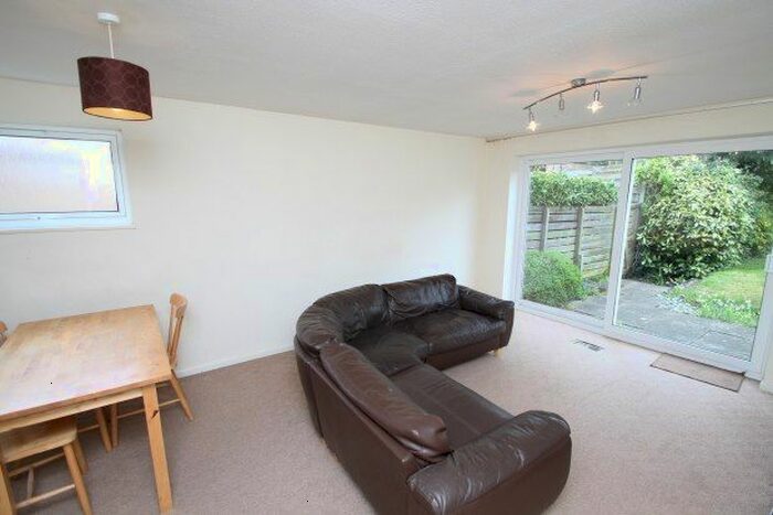 3 Bedroom End Of Terrace House To Rent In Engadine Close, Croydon, CR0
