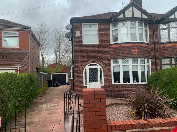 3 Bedroom Semi-Detached House To Rent In Briarlands Avenue Sale Cheshire, M33
