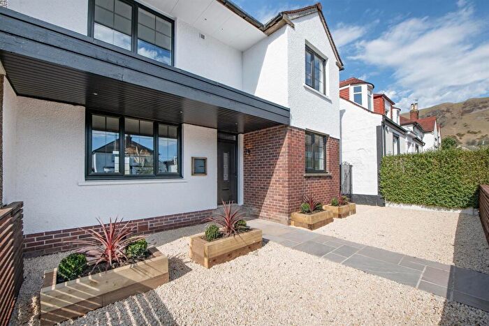 3 Bedroom End Of Terrace House For Sale In Moss Road, Tillicoultry, FK13