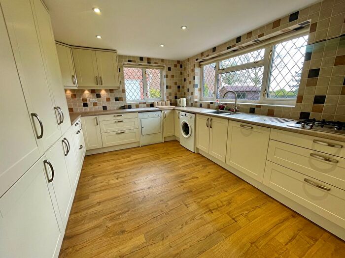 4 Bedroom Detached House For Sale In Eastgate, Deeping St. James, Peterborough, PE6