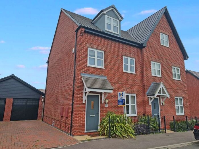 3 Bedroom Semi-Detached House To Rent In Lelleford Close, Long Lawford, Rugby, CV23