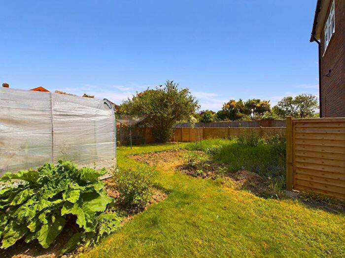 1 Bedroom Flat To Rent In Pevensey Road, Worthing, BN11