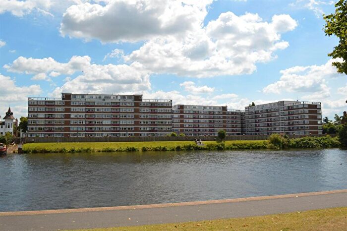 2 Bedroom Apartment For Sale In Wilford Lane, West Bridgford, Nottingham, NG2