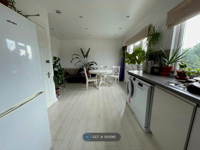 1 Bedroom Flat To Rent In Osterley, London, TW5