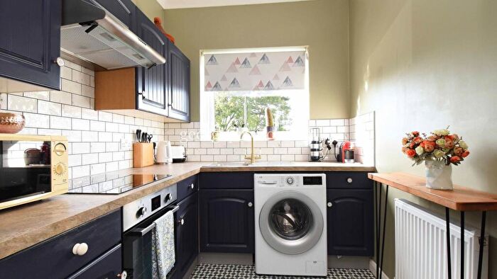 2 Bedroom Flat For Sale In Southborough Road, Bickley, BR1