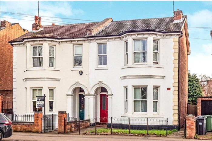 6 Bedroom Semi-Detached House To Rent In Radford Road, Leamington Spa, Warwickshire, CV31