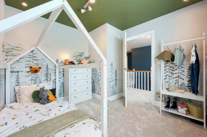 4 Bedroom Detached House For Sale In Park Ln, Finchampstead, Wokingham, RG40