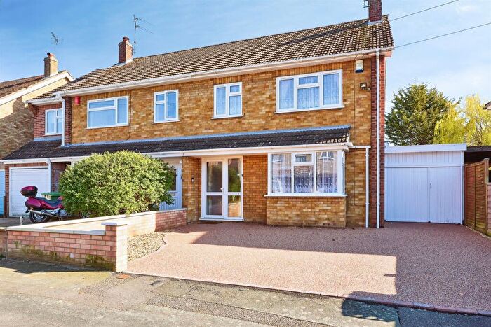 3 Bedroom Semi Detached House For Sale In Lichfield Avenue, Peterborough, PE4