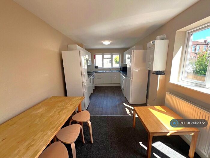 6 Bedroom Terraced House To Rent In Manor Road, Bristol, BS7