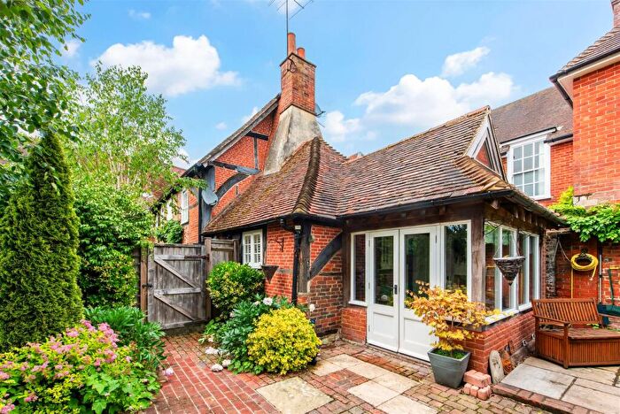 2 Bedroom Cottage For Sale In Lower Church Lane, Farnham, GU9