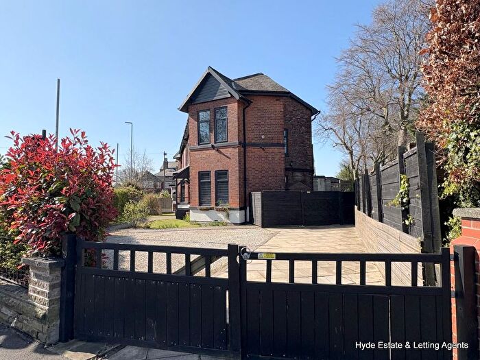 4 Bedroom Semi-Detached House For Sale In Heywood Road, Prestwich, Manchester, M25