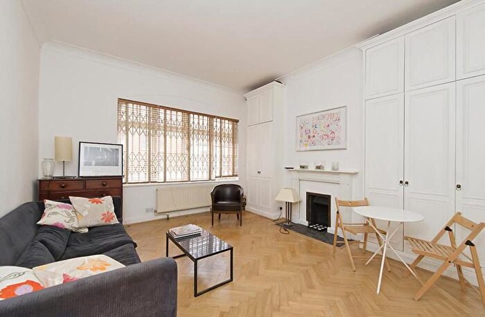 1 Bedroom Flat To Rent In Devonshire Street, Marylebone, London, W1W