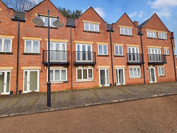 2 Bedroom Town House For Sale In St. Marys Paddock, Wellingborough, NN8