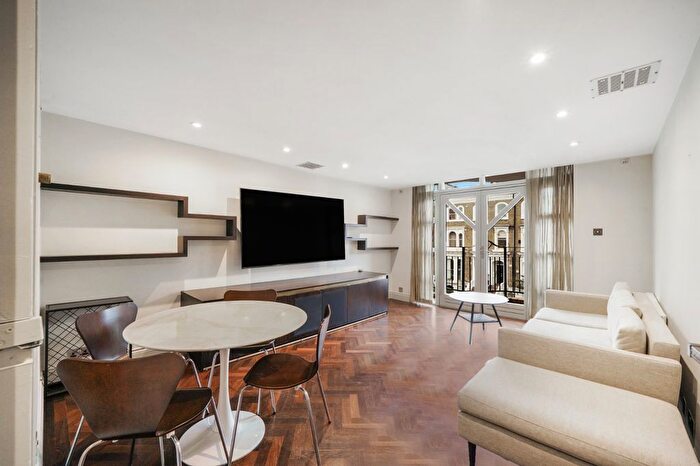 3 Bedroom Flat To Rent In Sara Court, Abercorn Place, NW8