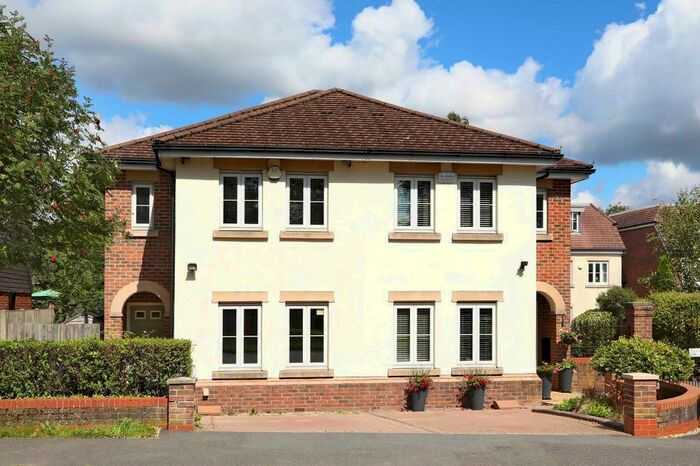 3 Bedroom Semi-Detached House To Rent In North Drive, Beaconsfield, HP9