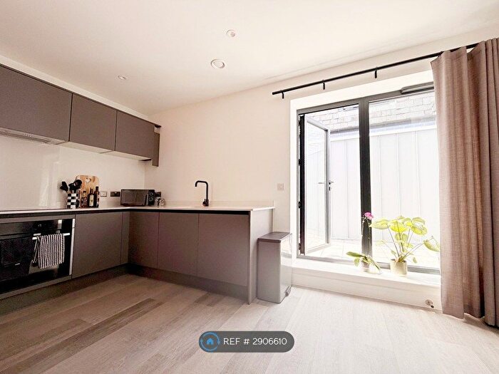1 Bedroom Flat To Rent In High Street, Bromley, BR1
