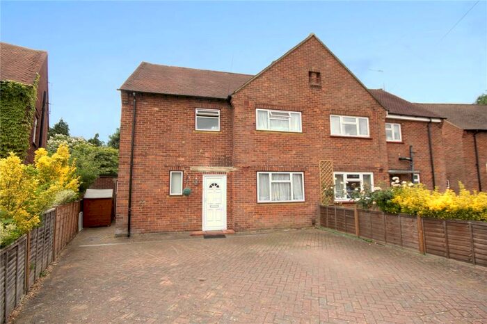 3 Bedroom Semi-Detached House To Rent In Chertsey, Surrey, KT16