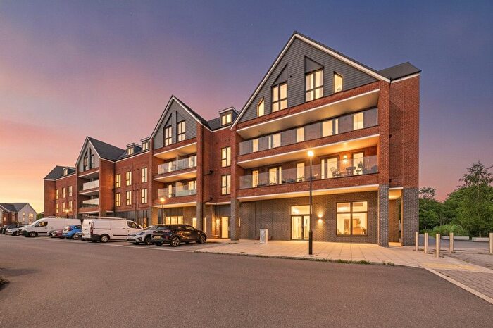 1 Bedroom Flat For Sale In Beechey Place, Wokingham, Berkshire, RG40