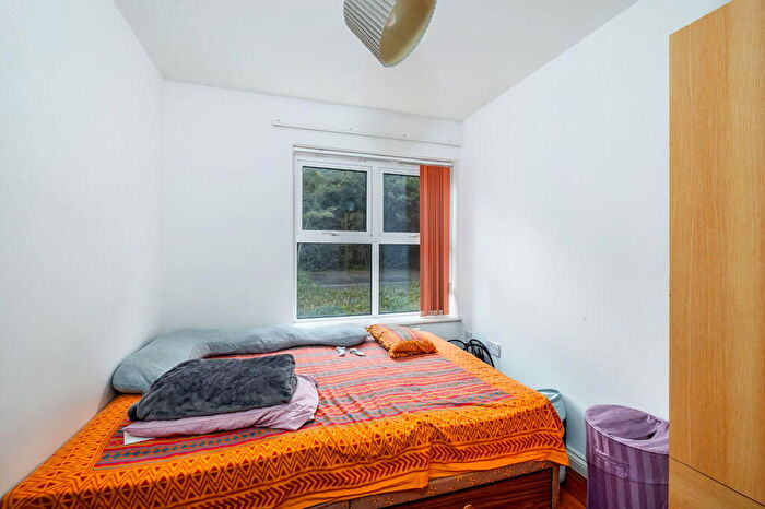 2 Bedroom Flat For Sale In Endeavour Court, Plymouth, Devon, PL1