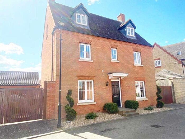 5 Bedroom Detached House To Rent In Pollards Way, Lower Stondon, Henlow, SG16