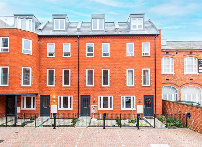 2 Bedroom Terraced House For Sale In Derngate, Northampton, NN1