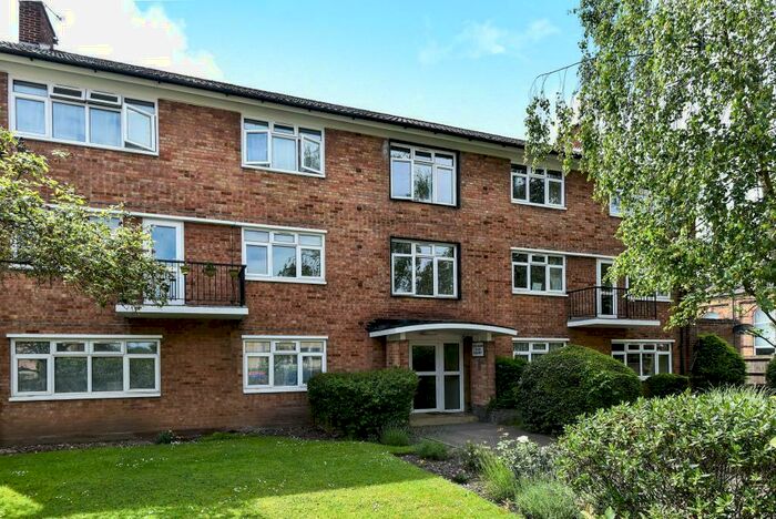 2 Bedroom Apartment To Rent In Maidenhead, Berkshire, SL6
