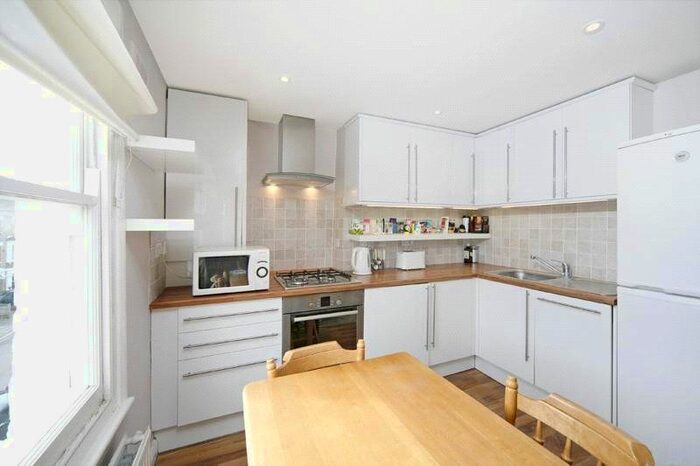 2 Bedroom Flat To Rent In Arlington Gardens, London, W4