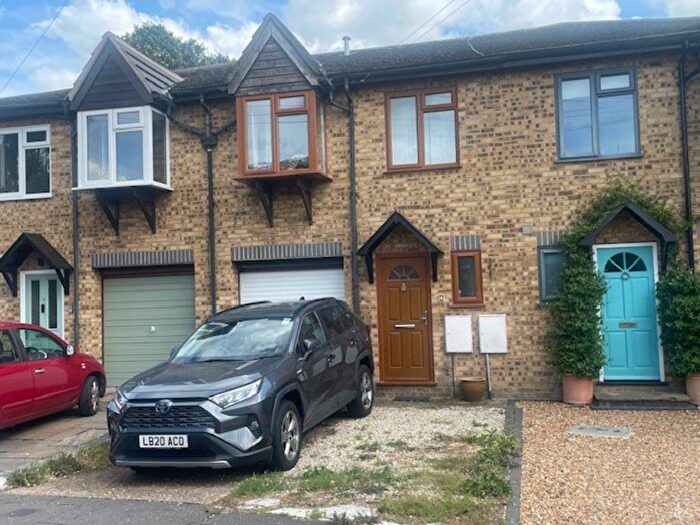 3 Bedroom Terraced House For Sale In School Road, Hampton Hill, Hampton, TW12