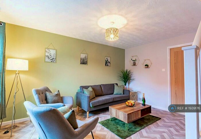 2 Bedroom End Of Terrace House To Rent In Goldcrest Road, Nottingham, NG6