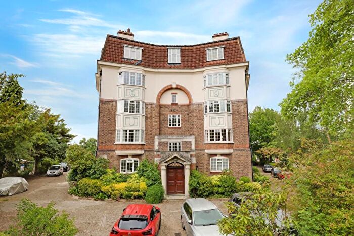 2 Bedroom Flat For Sale In Crystal Palace Park Road, Sydenham, London, SE26