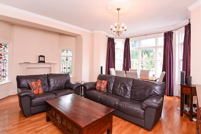 2 Bedroom Apartment To Rent In Stanhope Road, Highgate, N6