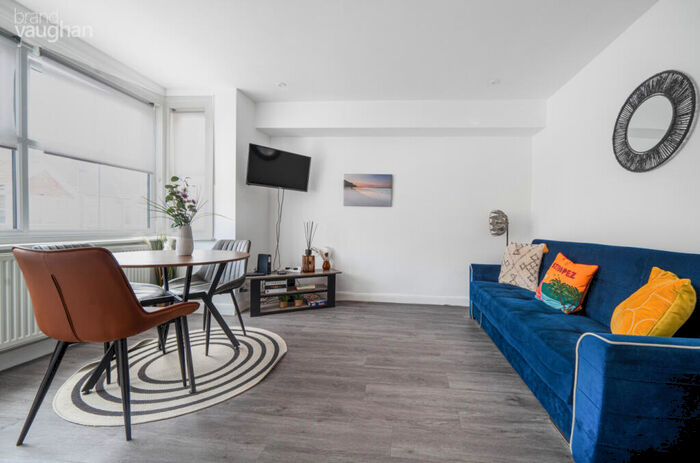 2 Bedroom Flat To Rent In St. Leonards Avenue, Hove, East Sussex, BN3