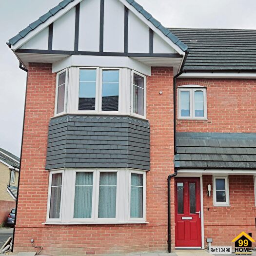 3 Bedroom Semi-Detached House To Rent In Boxall Way, Slough, Berkshire, SL3