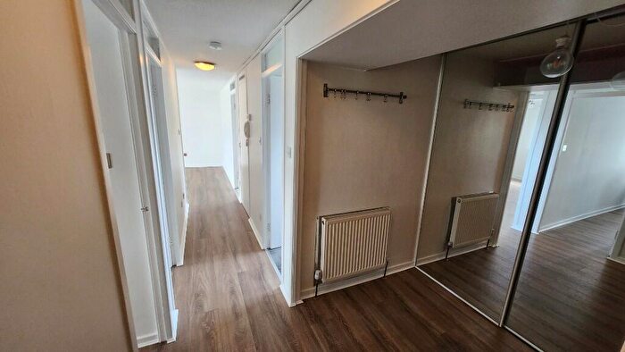 2 Bedroom Flat To Rent In Easdale, Glasgow, G74