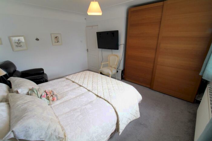 2 Bedroom Bungalow For Sale In Ambleside Close, Thingwall, Wirral, CH61
