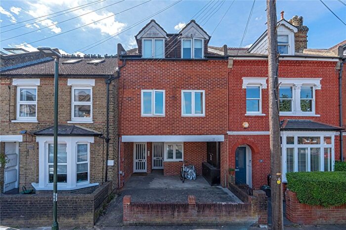 1 Bedroom Flat For Sale In Northcote Road, St Margarets, TW1