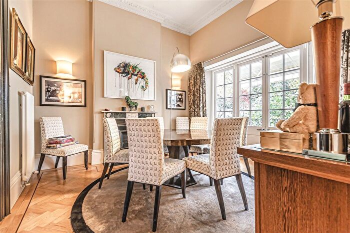 2 Bedroom Flat To Rent In Eaton Square, London, SW1W