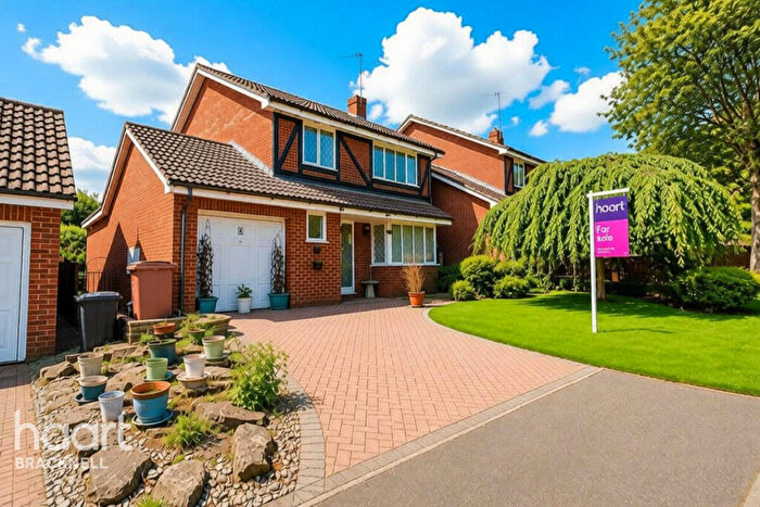 4 Bedroom Detached House For Sale In Cherry Tree Grove, Wokingham, RG41