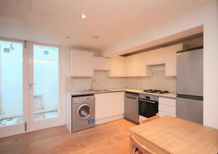 2 Bedroom Flat To Rent In Murray Street, Camden, NW1
