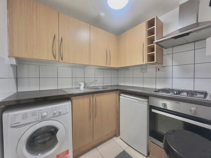 1 Bedroom Flat To Rent In Upper Tooting Road, London, SW17