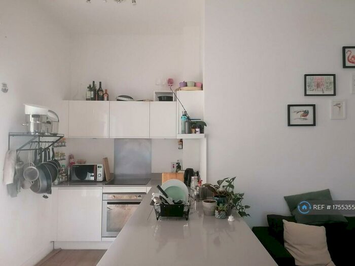 1 Bedroom Flat To Rent In St Clements Avenue, London, E3